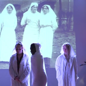 spectacle à l'arriere du front 7
